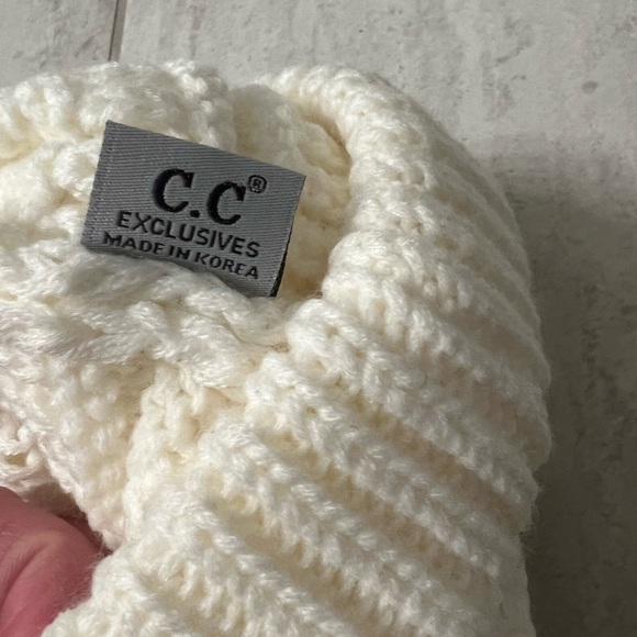 CC Beanie. Age 3-7yr. - Picture 3 of 4